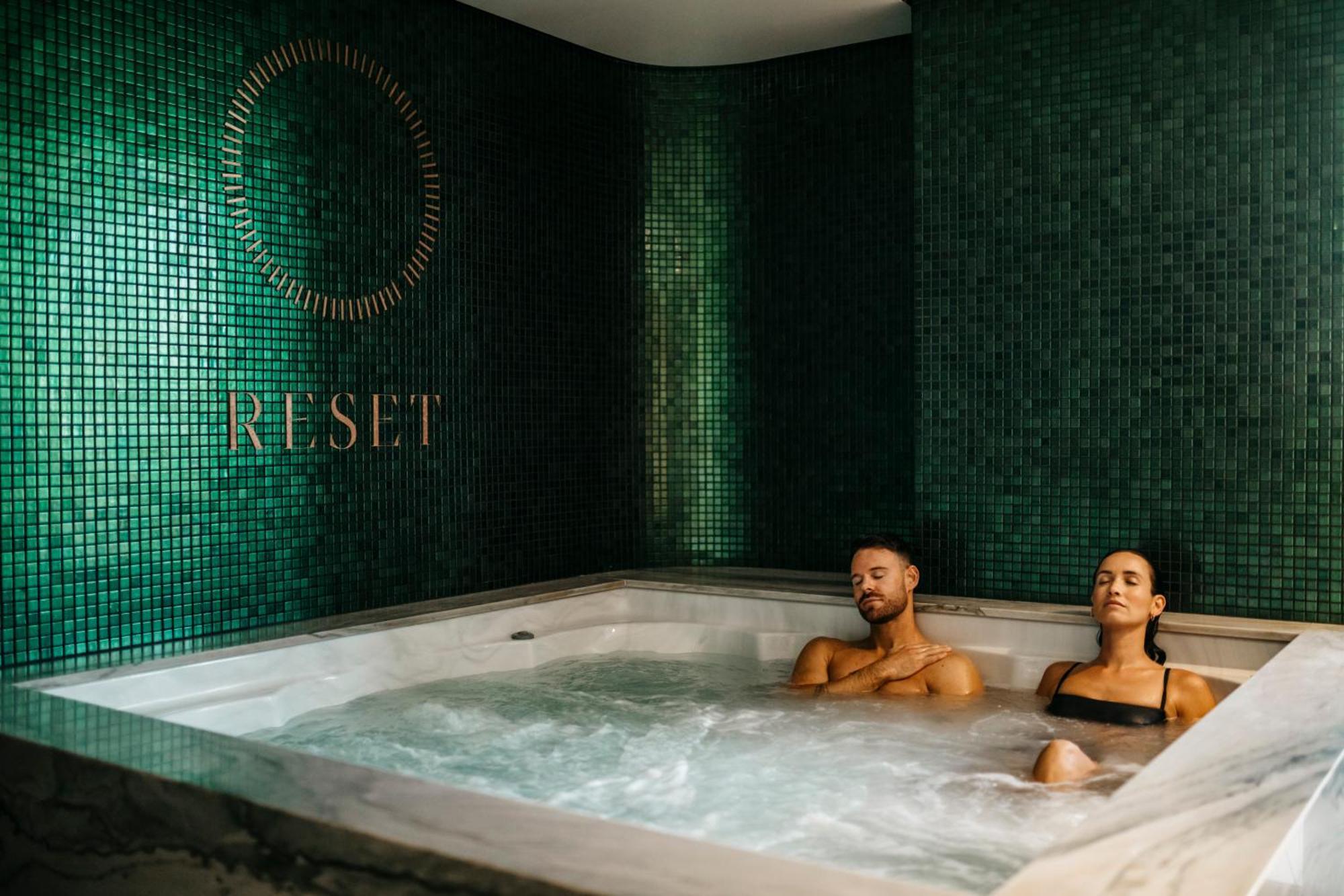 Astina Suites, Пенрит Экстерьер фото